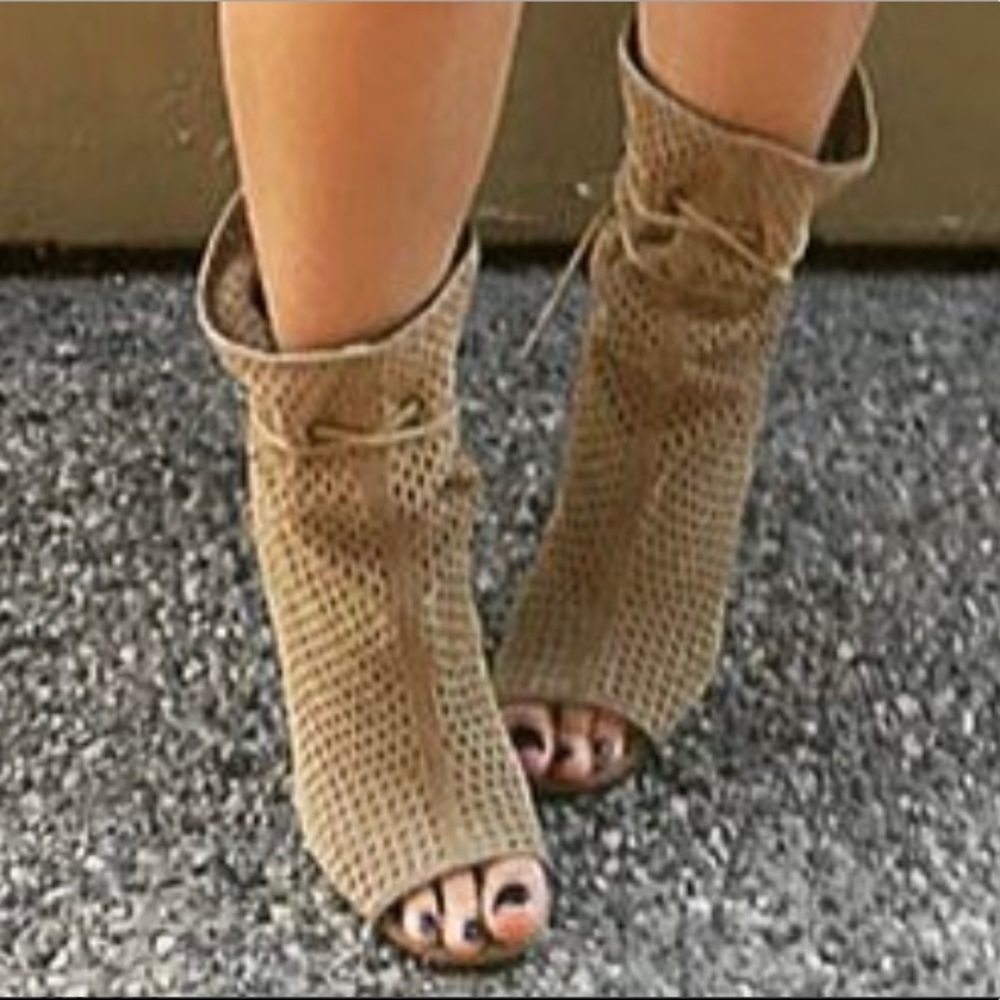 Steve Madden Slouchy Heels